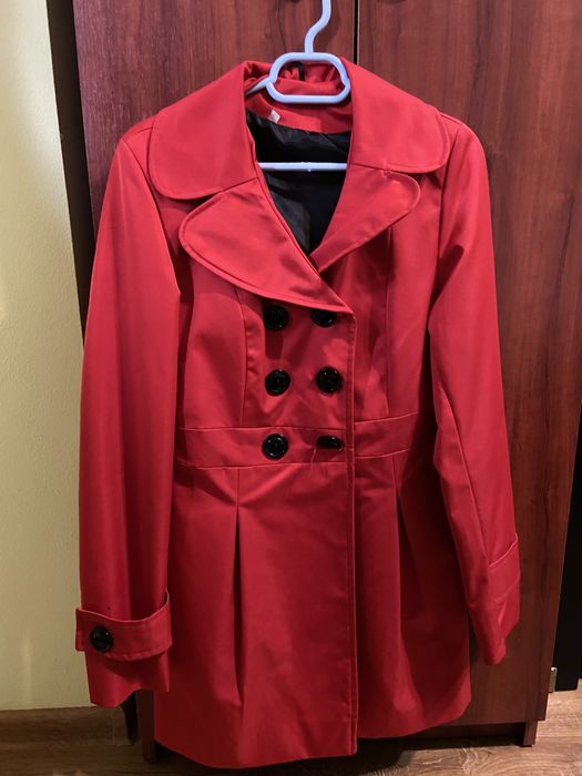 Pardesiu elegant roșu