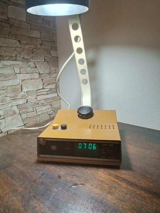Ретро руска настолна лампа с часовник и будилник