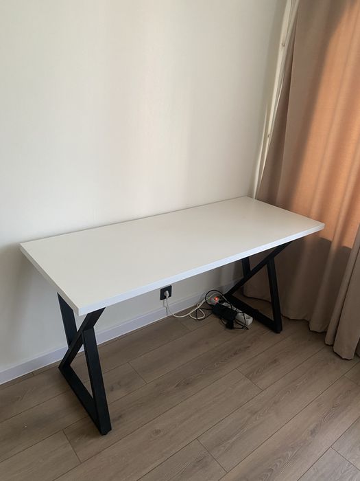 Стол компьютерный 150х60x75 см
