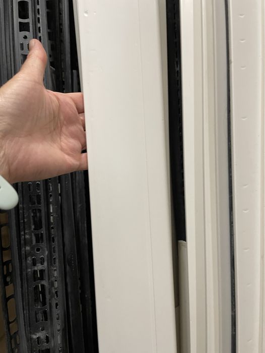 Плинтусы белого цвета