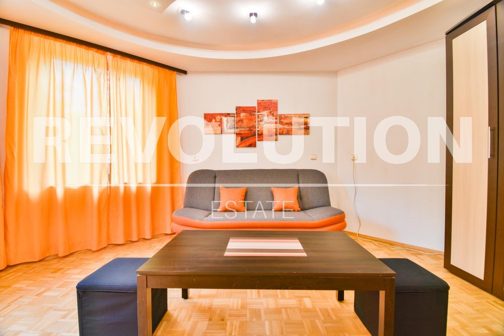 Дава се под наем Четиристаен апартамент в София, Малинова долина - 120 кв.м за 1000 € - Снимка #1