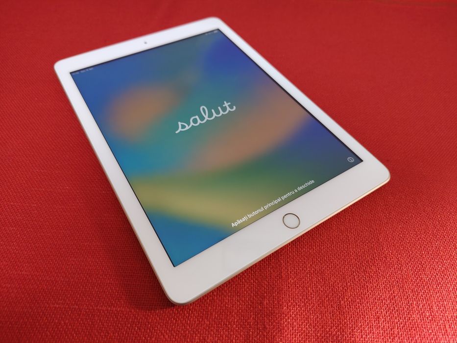 SUPEROFERTĂ! iPad 5 Wi-Fi 32 GB | Gold Edition