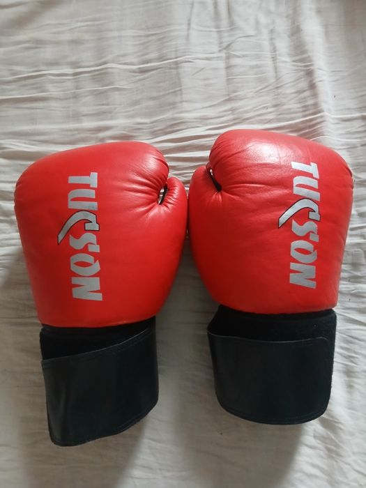 Боксови ръкавици