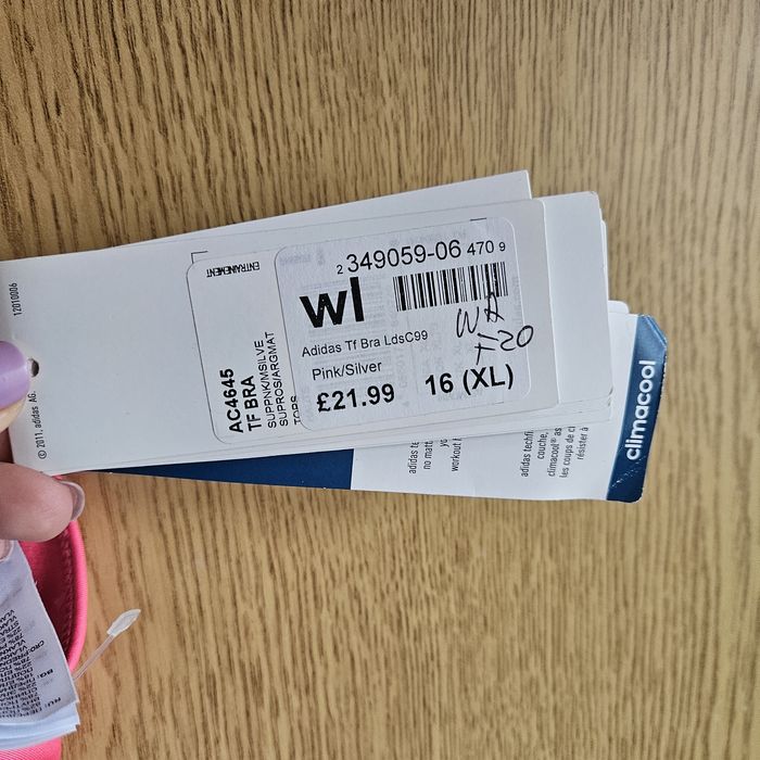 Чисто ново оригинално бюстие adidas, xl