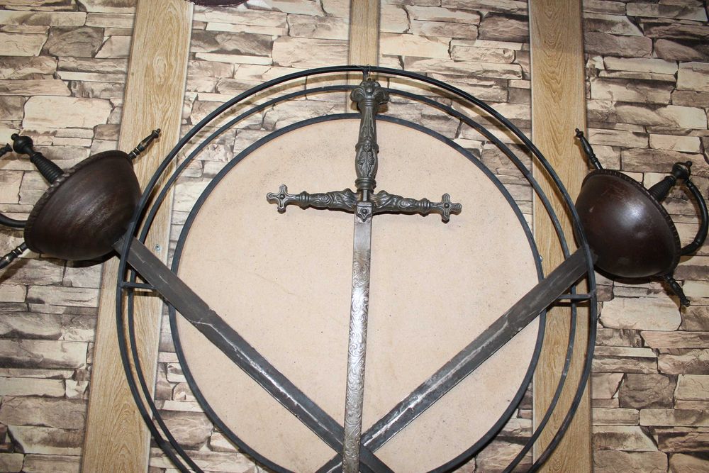 Рапира и две шпаги