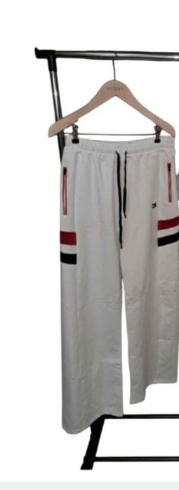 Pantalon evazat marimea L preț 100