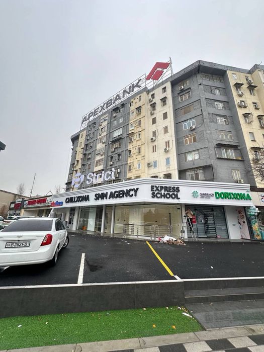 Паркентский 270 м2 1 этаж+ 200 м2 цоколь продается помещение вдоль дор
