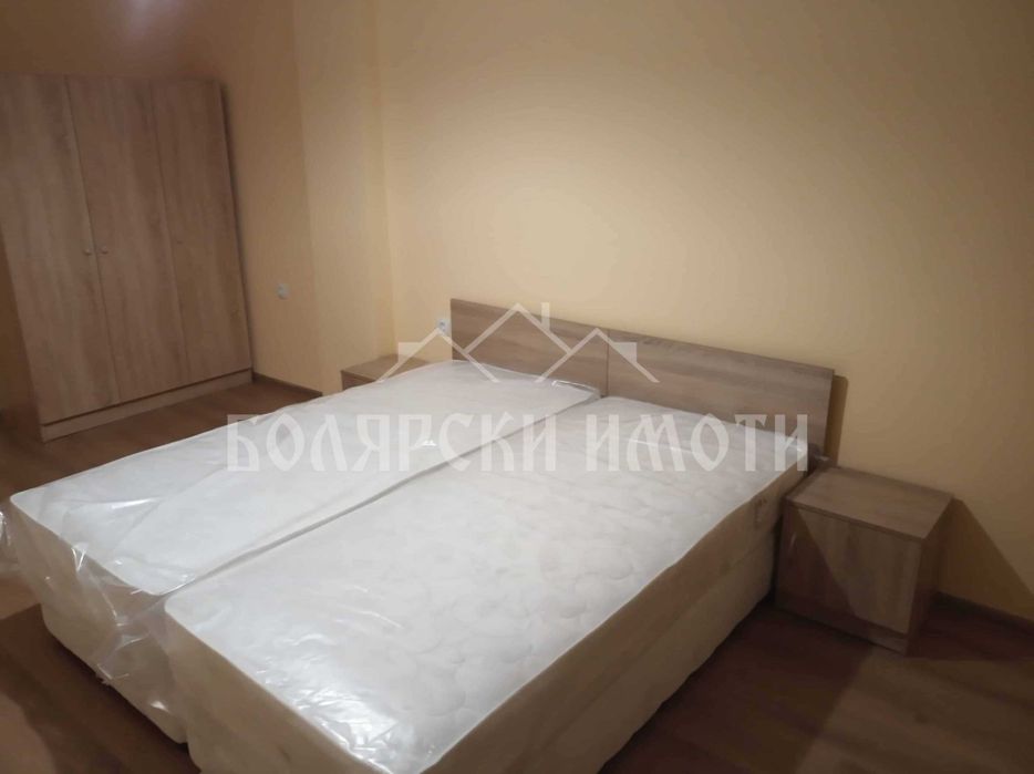 Дава се под наем Двустаен апартамент в Велико Търново, Център - 55 кв.м за 306 € - Снимка #4