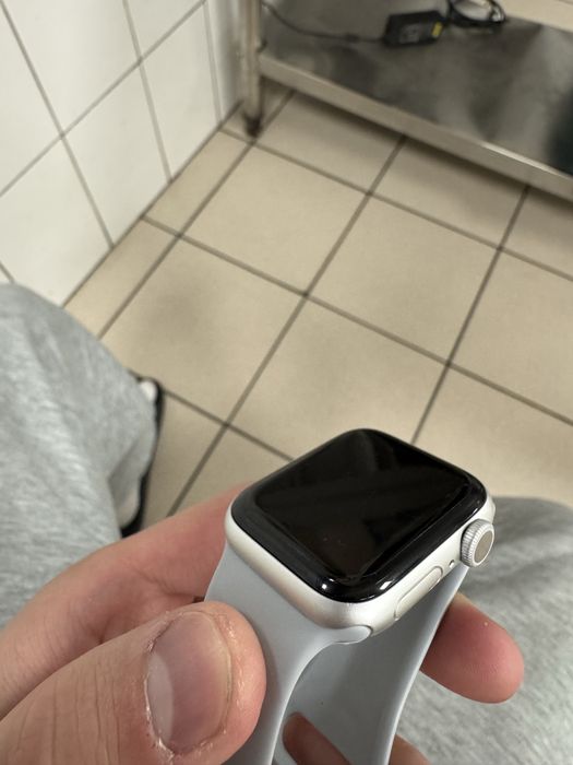 продам apple watch 5 40mm