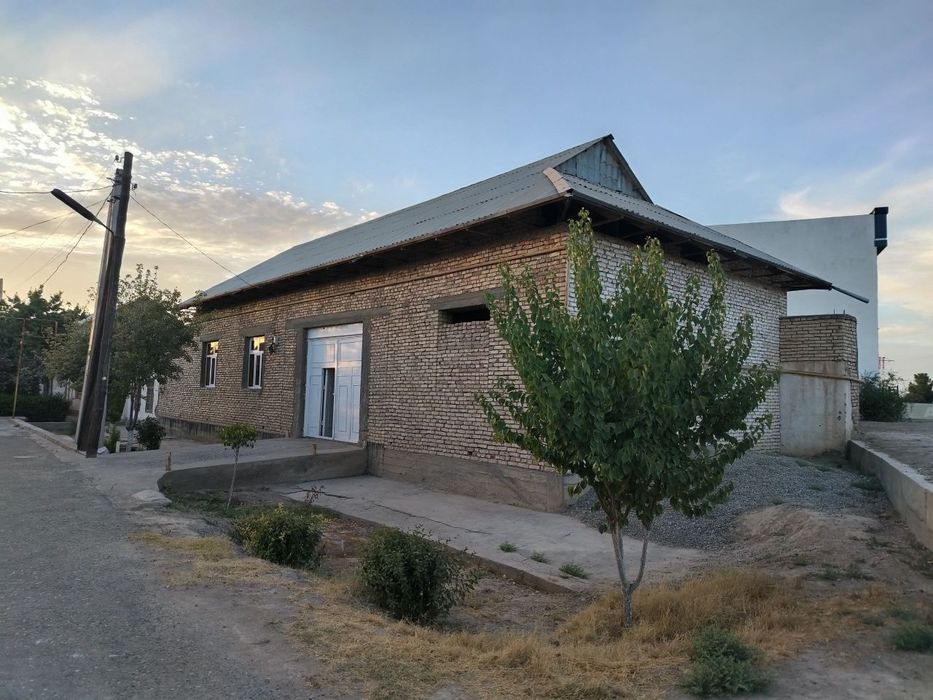Qarshi shaxar uy sotiladii