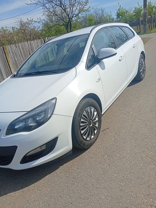 Vând Opel Astra J