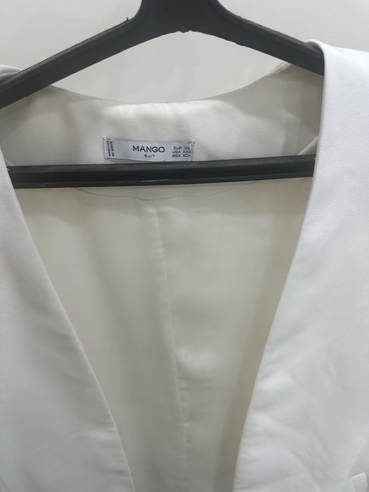 Продам стильный белый пиджак MANGO Suit