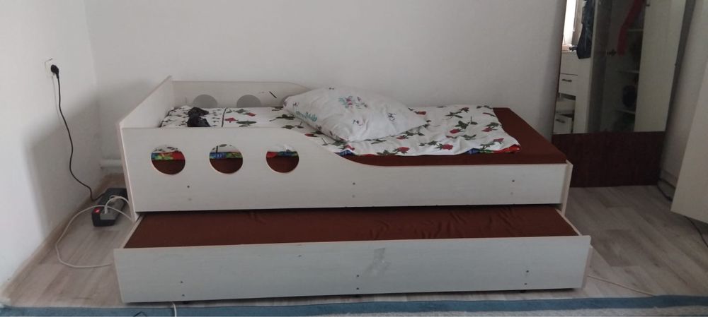 Кровать двухяростный