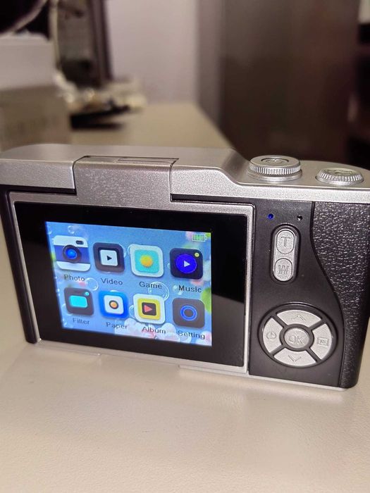 Aparat foto digital copii cu Autofocus si ecran rabatabil VALA V700