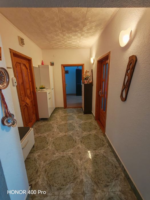 Apartament cu 2 camere, mobila inclusă