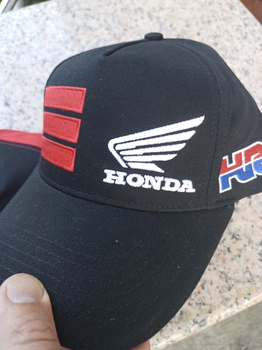 Шапки на Honda Marc Marquez HRC червено и черно!