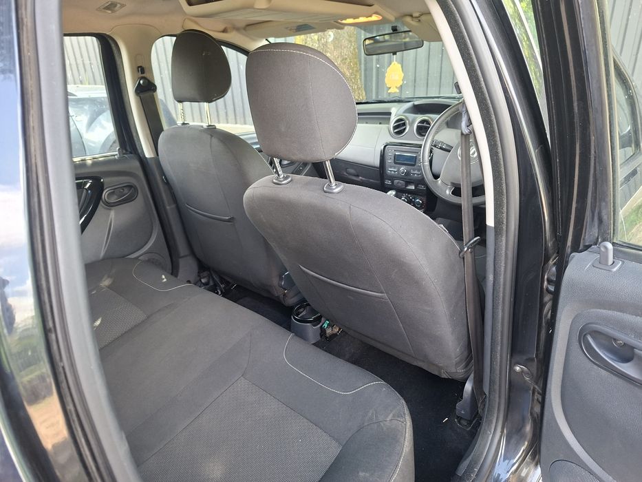Dezmembrez Dacia Duster 1.5