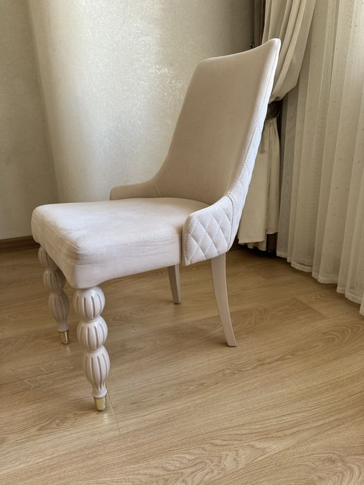 Прадётся мягкие стулья