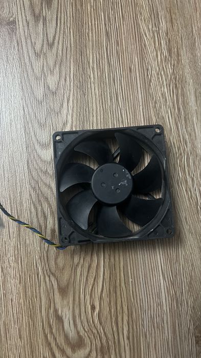 Вентилятор для корпуса Foxconn 92mm (PVA092G12S)