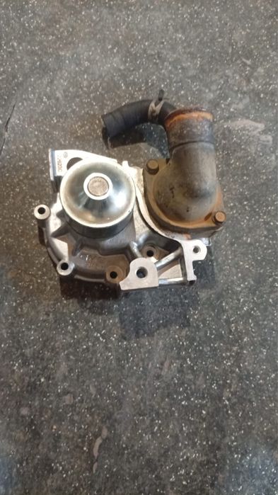 Продам помпу от subaru outback 2,5