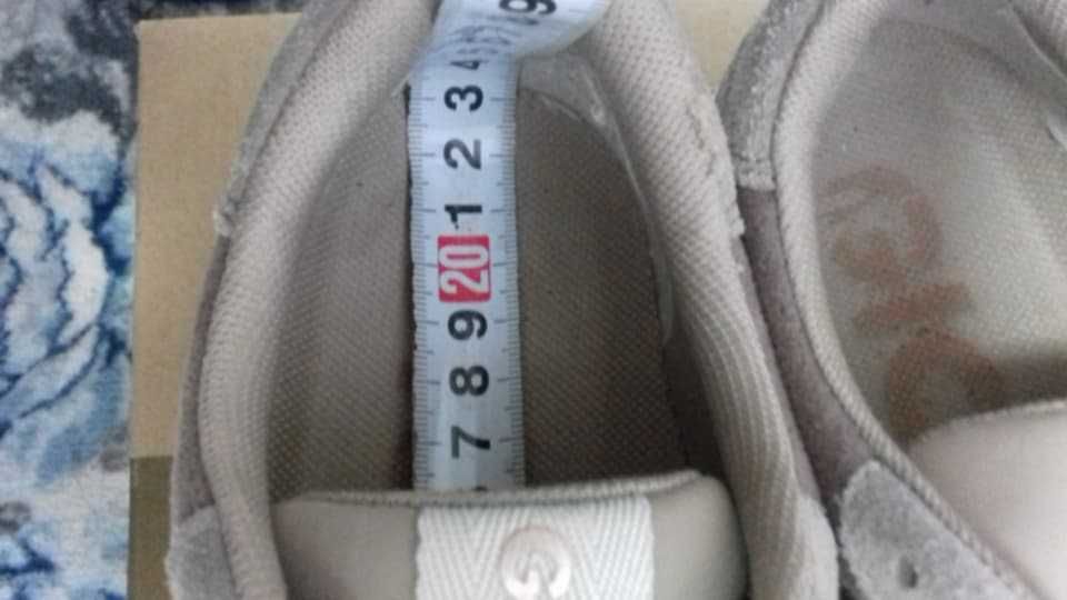 Дамски сникърси бежови като нови