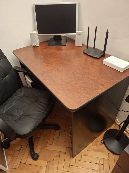 Birou și scaun directorial