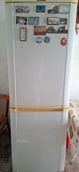 Холодильник Samsung