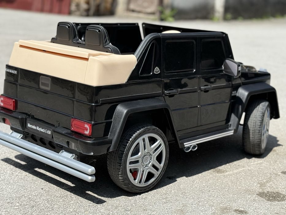Акумулаторен джип MERCEDES MAYBACH G650 ЧЕРЕН