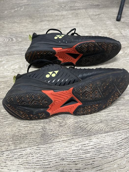Adidasi tenis Yonex, marimea 43