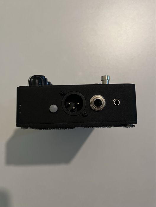 Vând această pedală Ampeg SCR-DI