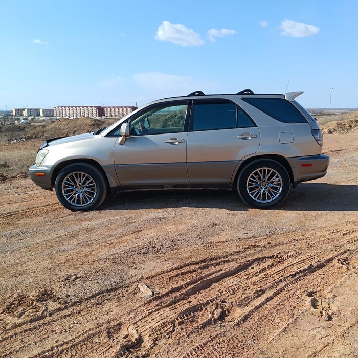 Продам лексус рх 300