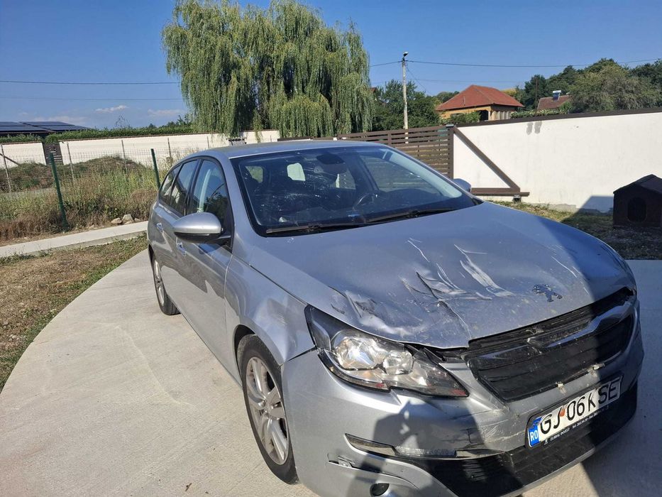 Vand masina Peugeot 308, SW,  avariata, an fabricatie -2014, motor diesel 1600 cmc