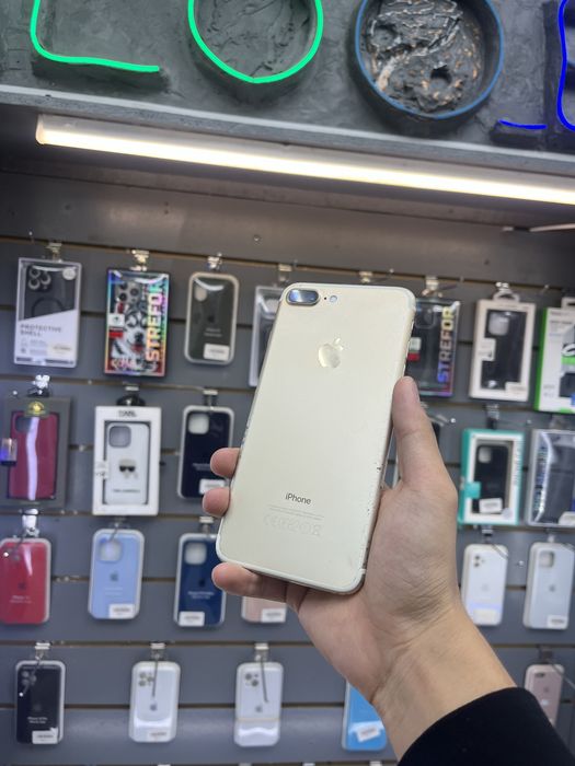 Iphone 7+ 32gb.    .