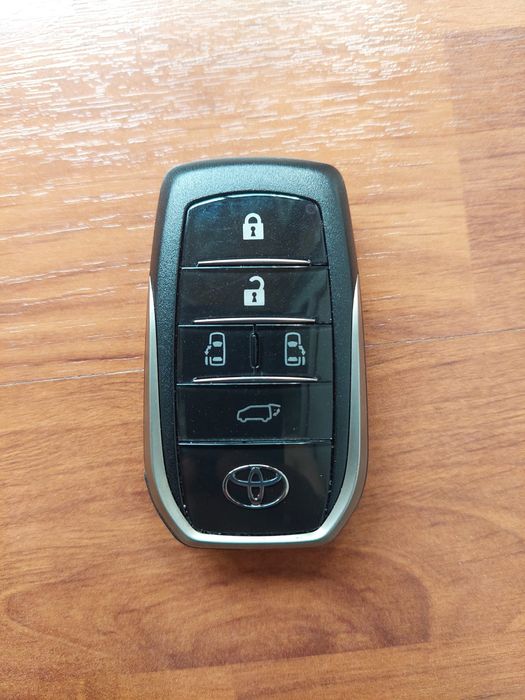 Срочно продам Тойота Ключ Новый