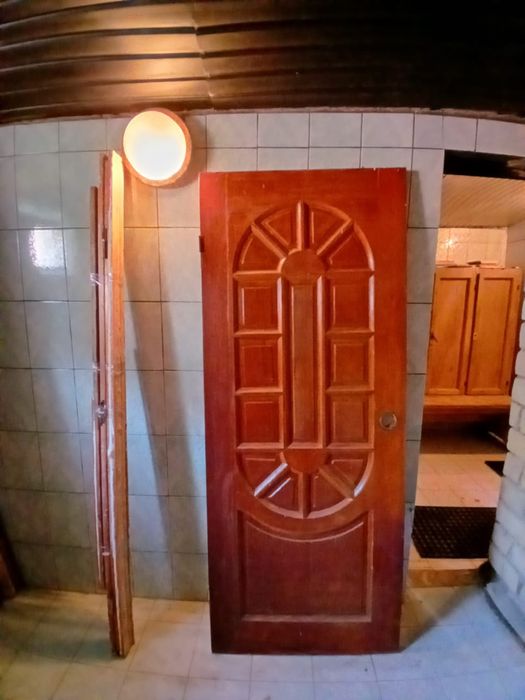 Продам двери с наличниками
