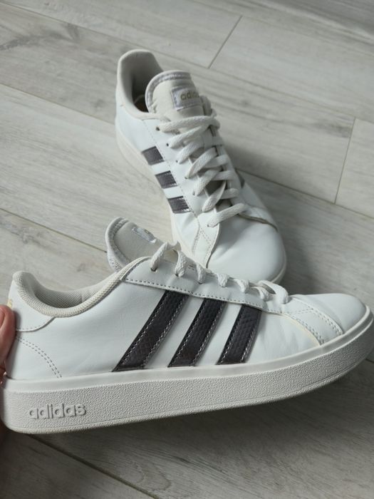 Сникърси  Adidas