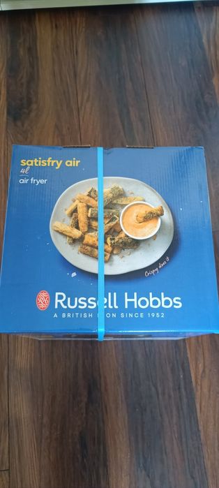Friteuza cu aer cald Russell Hobbs
