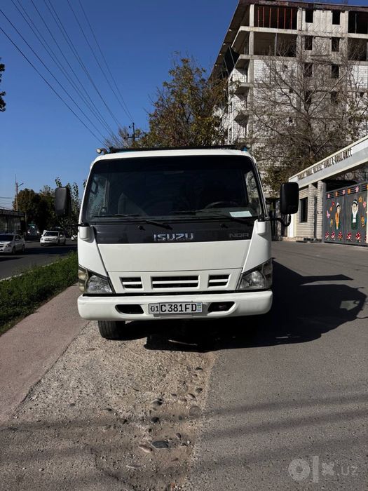 Isuzu 2012 yil zavod camasival