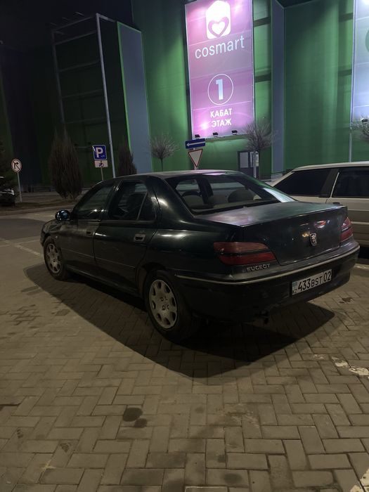 машина Peugeot 406