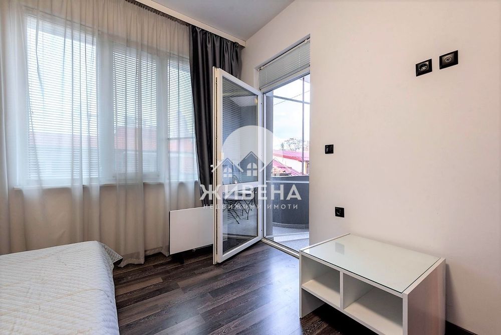 Дава се под наем Тристаен апартамент в Варна, Център - 80 кв.м за 747.66 € - Снимка #10