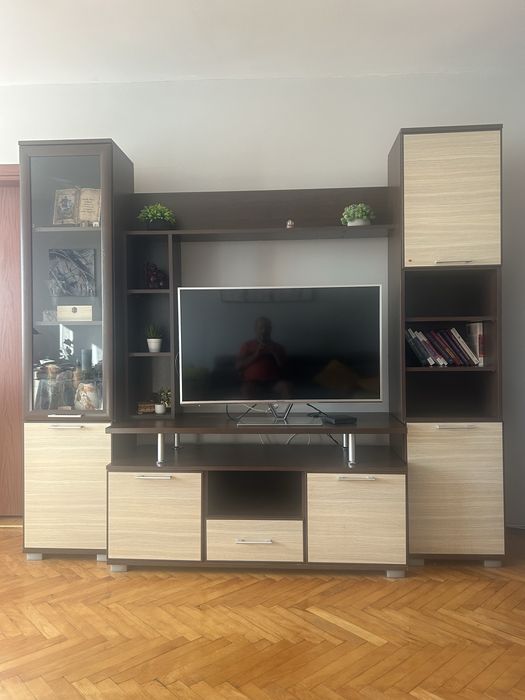 Холова секциа с размери -225/200 см.