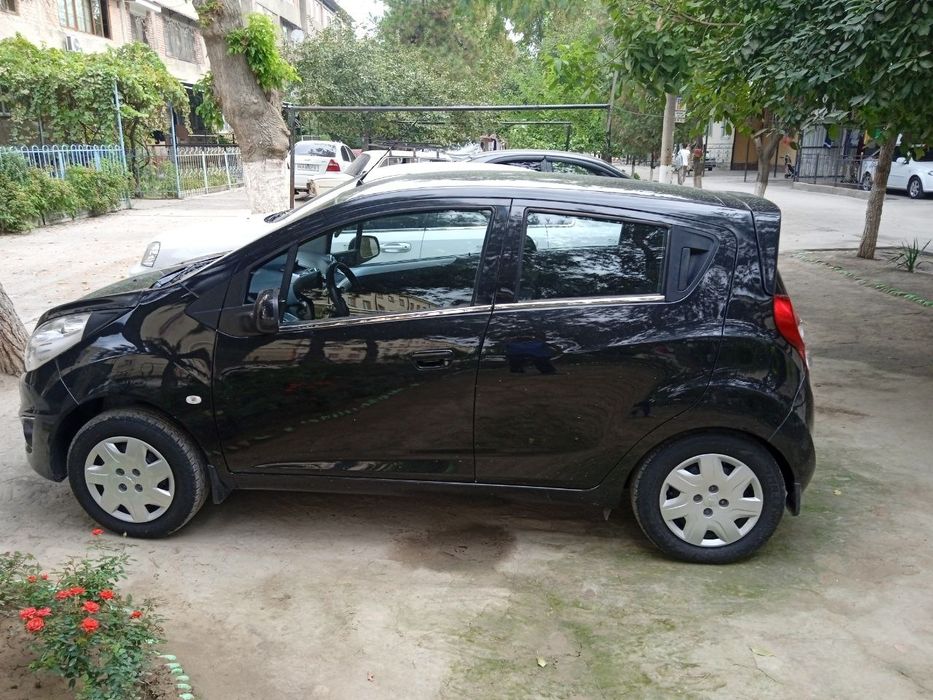 Спарк срочно сотилади