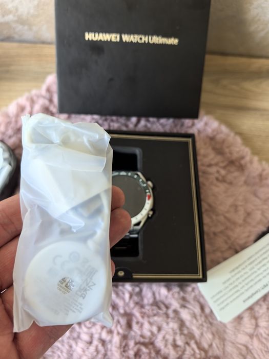 Закупен днес в гаранция от Yettel Huawei watch ultimate!