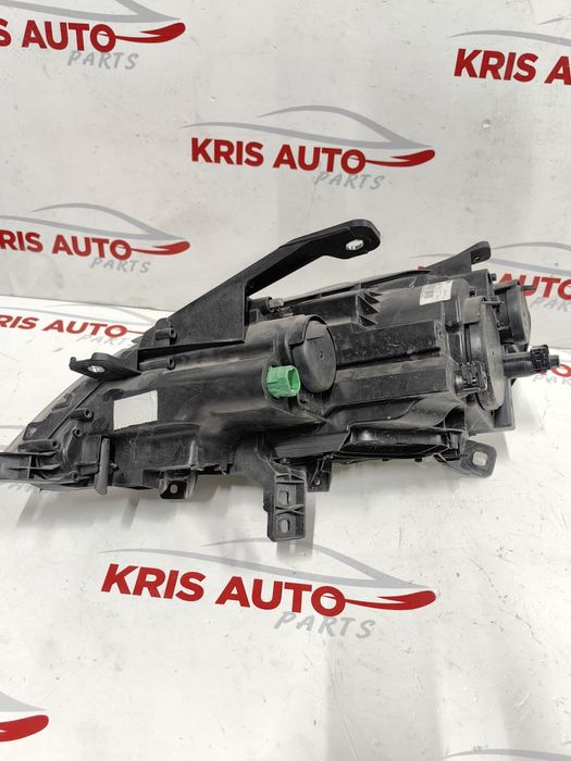 Десен фар за Lancia Delta / Ланчия Делта 2009г