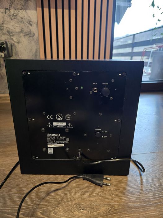 Subwoofer yamaha yst- SW012 defect