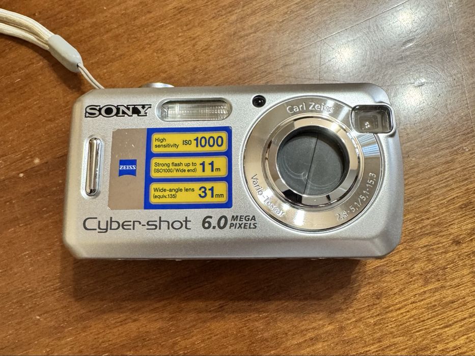 Дижитал фотокамера SONY.