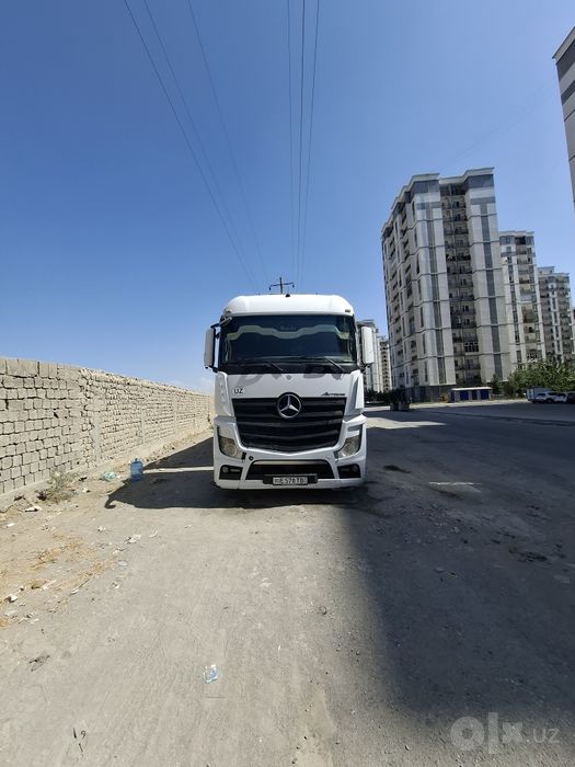 Mersedes Benz Actros FURA sotiladi.