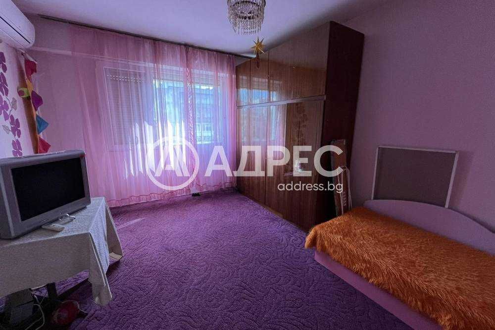 Продава се Двустаен апартамент в Разград, Център - 62 кв.м за 1284 €/кв.м - Снимка #2