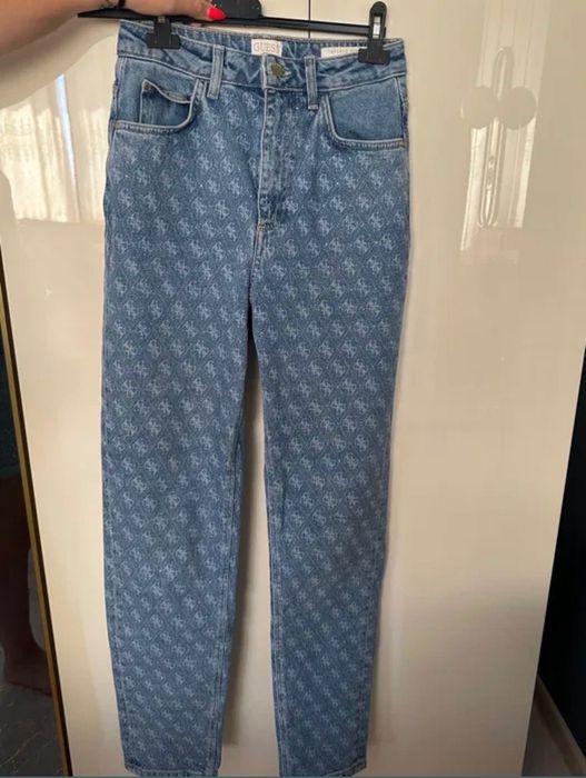 Дамски дънки лого гес