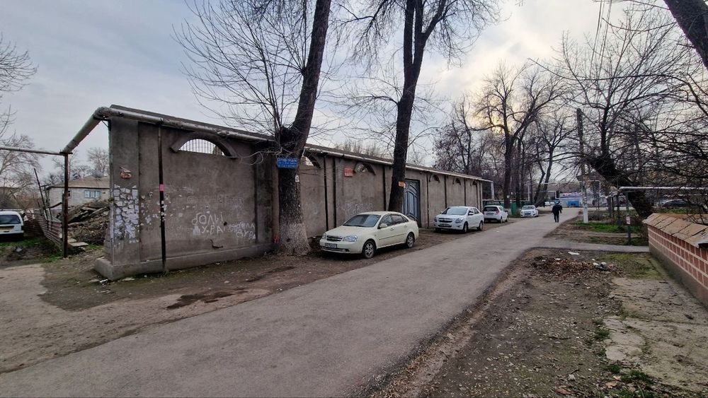 Продается нежилой участок 11 соток, двух этажный дом с падвалом